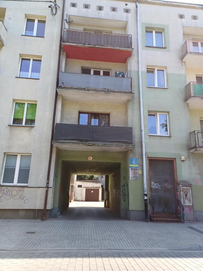 Ommpbooking Wspolna Lazienka Częstochowa Exterior foto